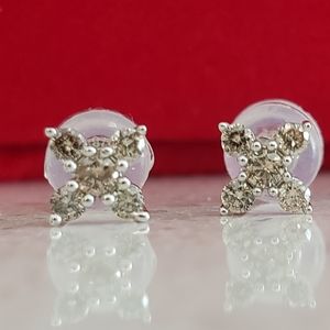 .20 tcw natural diamond earrings in 18k white gold